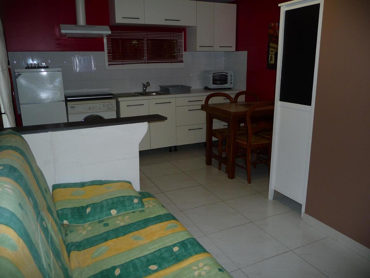 Mas Des Sentes Petit T1 Apartment Nans-les-Pins Exterior foto