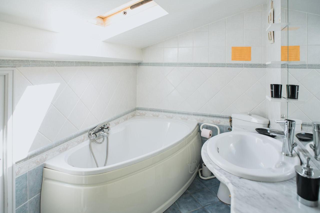 Mas Des Sentes Petit T1 Apartment Nans-les-Pins Exterior foto