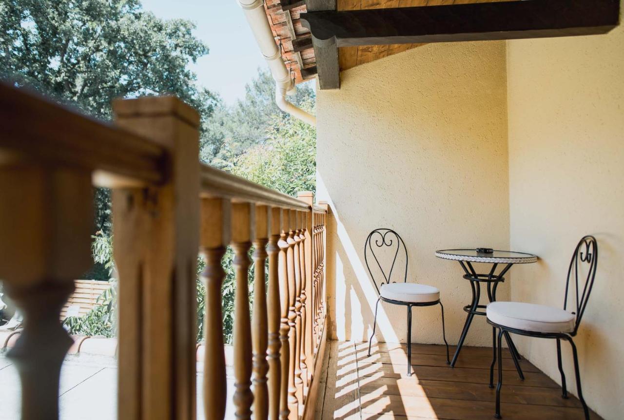 Mas Des Sentes Petit T1 Apartment Nans-les-Pins Exterior foto