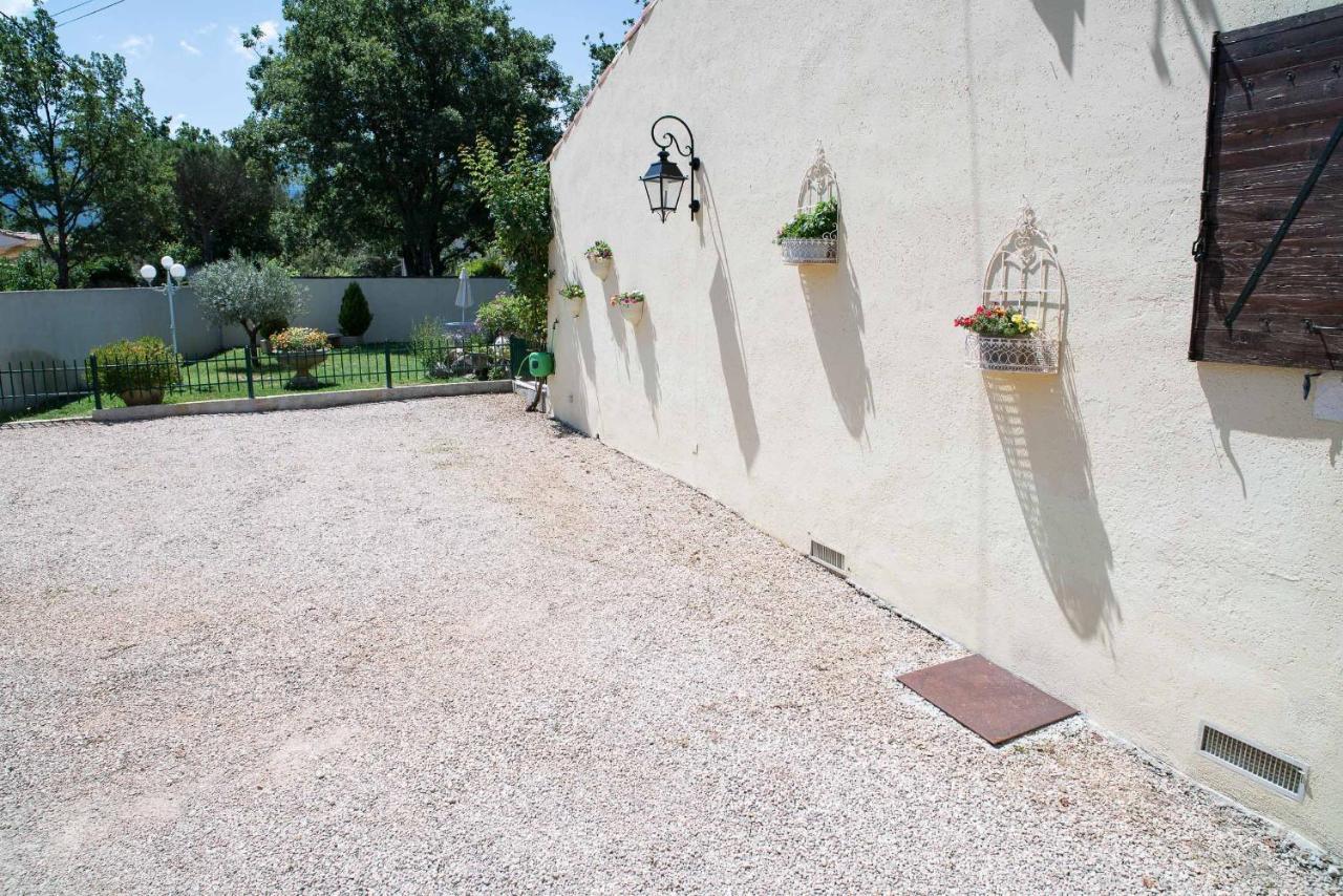 Mas Des Sentes Petit T1 Apartment Nans-les-Pins Exterior foto